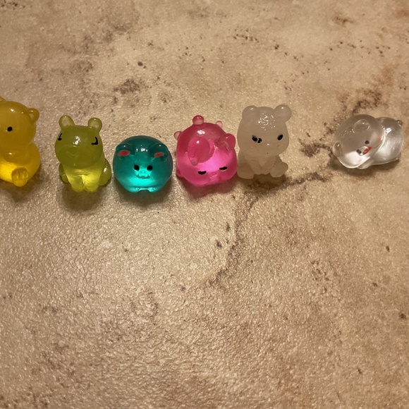 Mystery mini resin animals - Picture 2 of 3